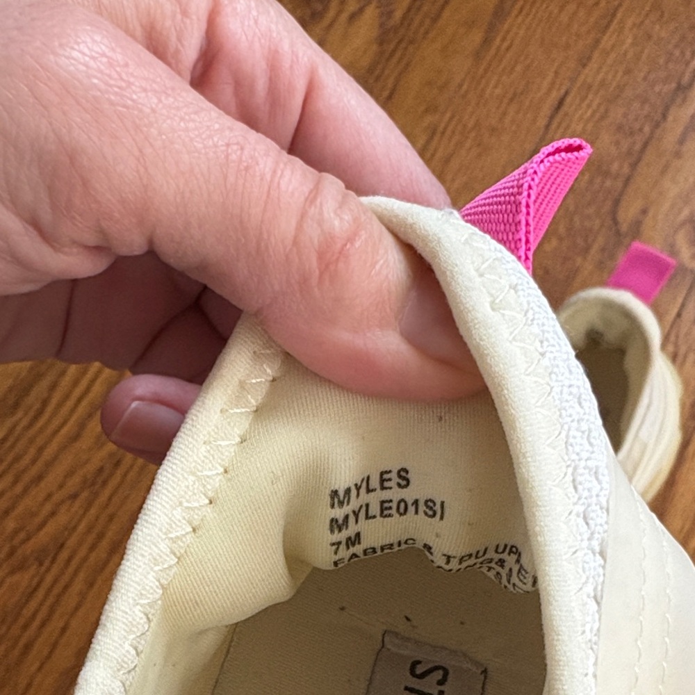 Steve Madden Cream Knit Sneakers with Pink Heel Tabs - Picture 4 of 5